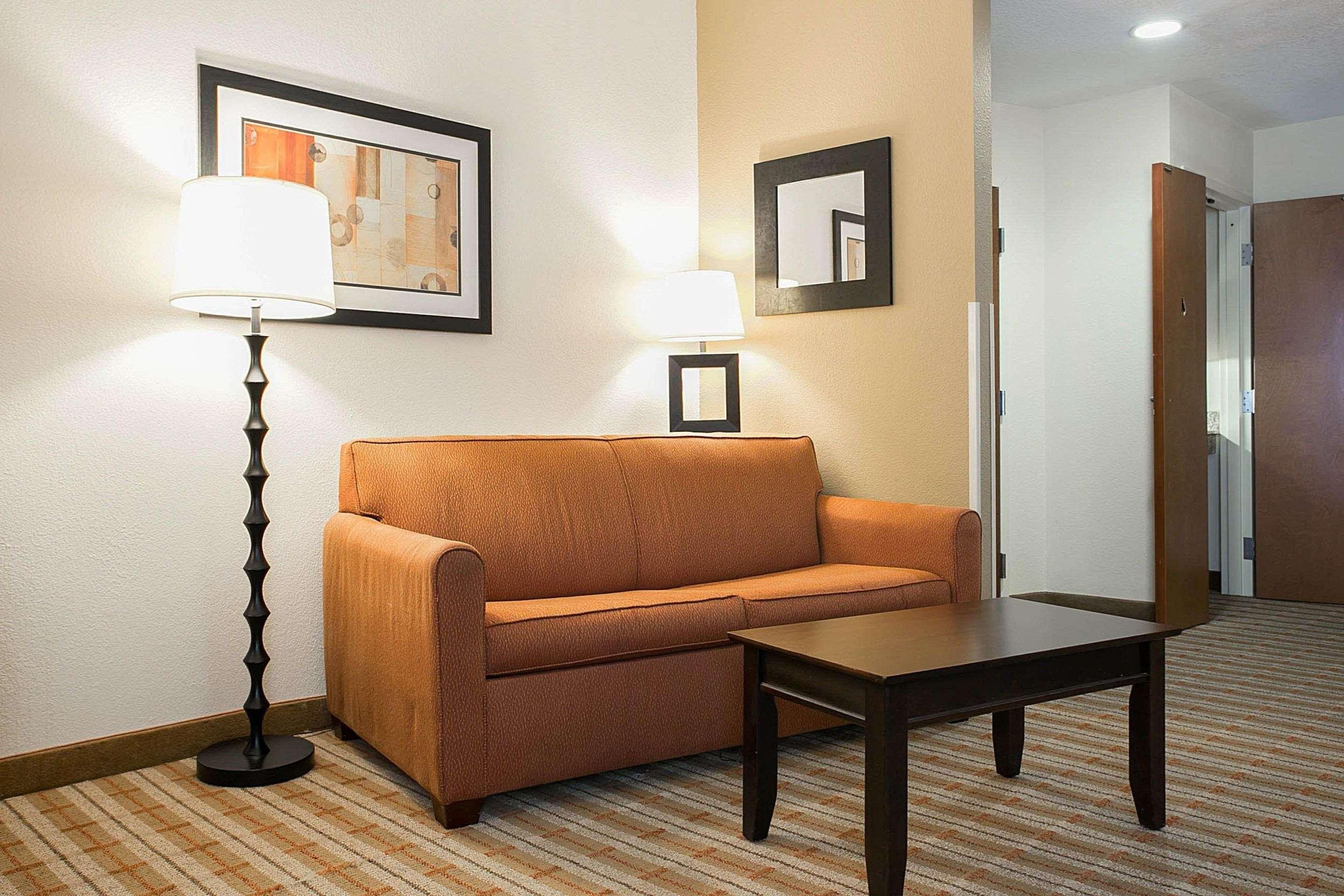 Comfort Suites Augusta Riverwatch Exterior photo
